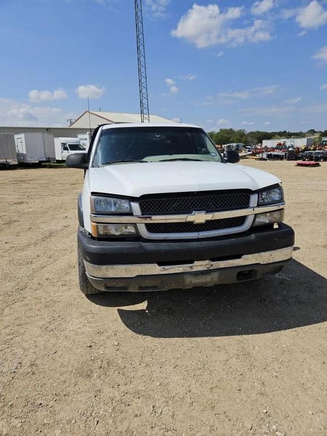 Image of Chevrolet 2500HD equipment image 2