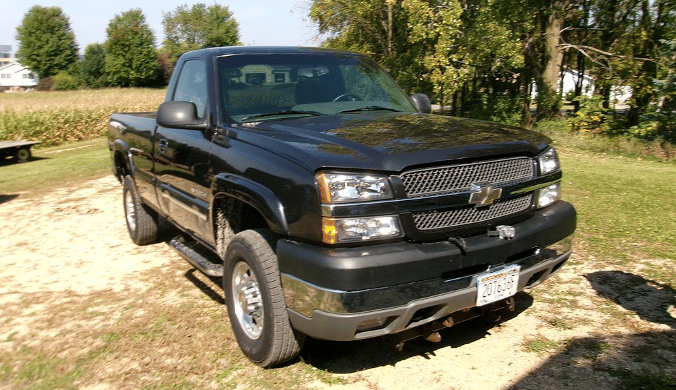 2003 Chevrolet 2500HD Equipment Image0