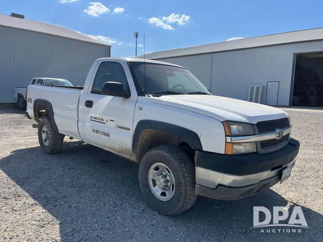 Image of Chevrolet 2500HD equipment image 4