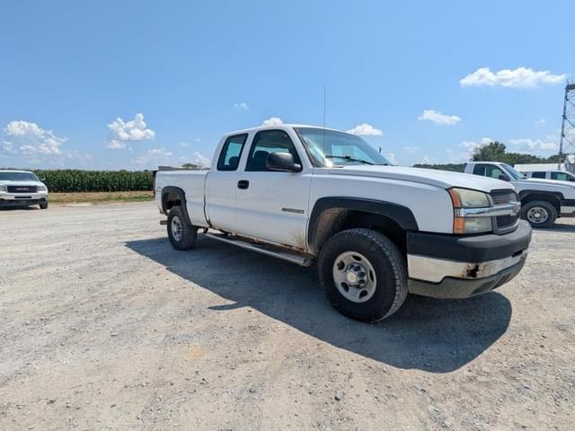 Image of Chevrolet 2500HD equipment image 3
