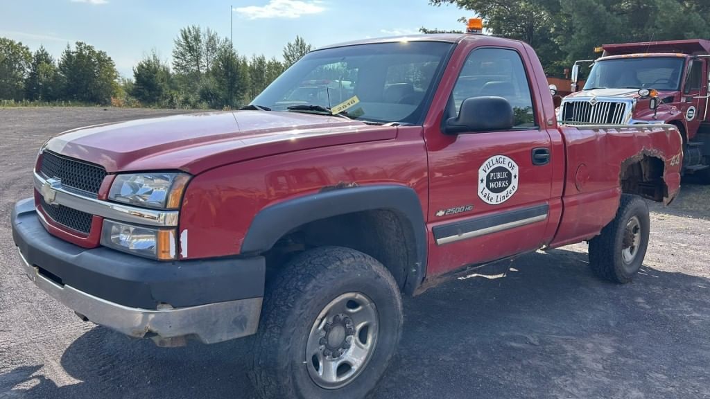 2003 Chevrolet 2500HD Equipment Image0