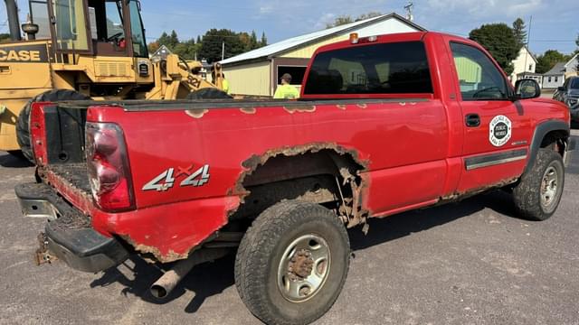 Image of Chevrolet 2500HD equipment image 4