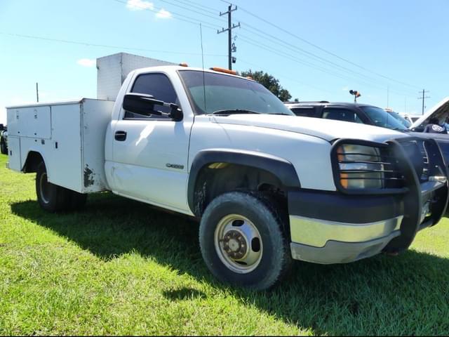 Image of Chevrolet 3500 equipment image 1