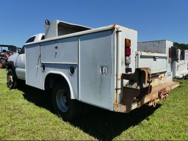 Image of Chevrolet 3500 equipment image 3