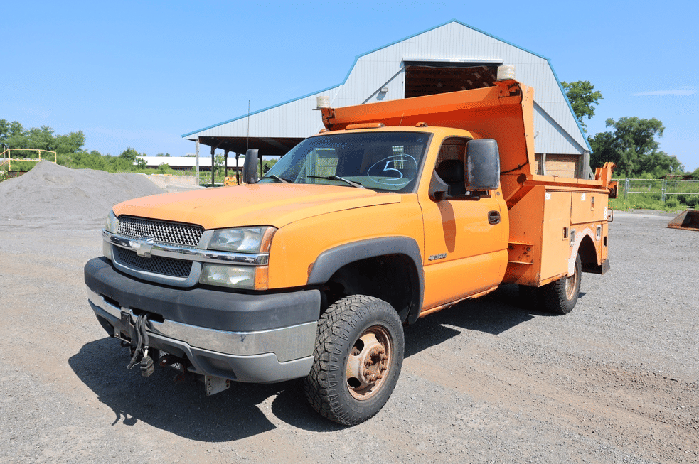 2003 Chevrolet 3500 Equipment Image0