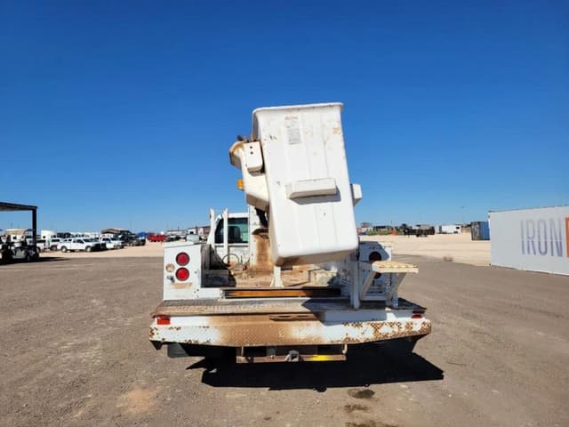 Image of Chevrolet 3500 equipment image 3