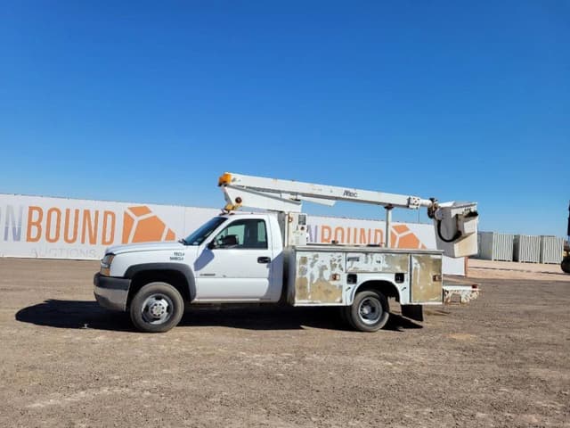 Image of Chevrolet 3500 equipment image 1