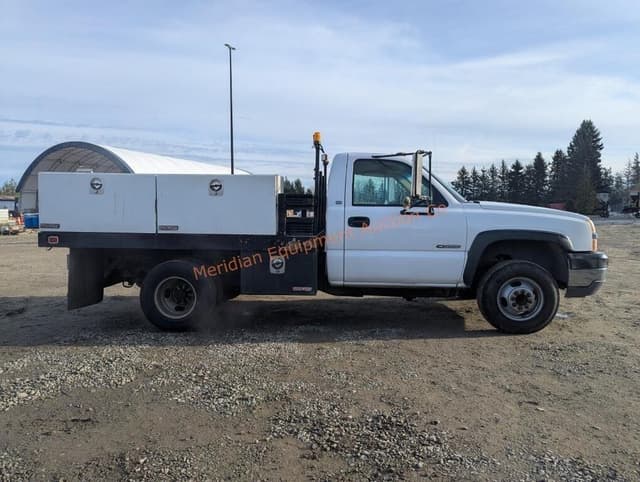 Image of Chevrolet 3500 equipment image 3