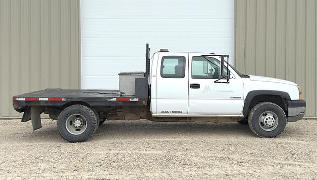Image of Chevrolet 3500 equipment image 2