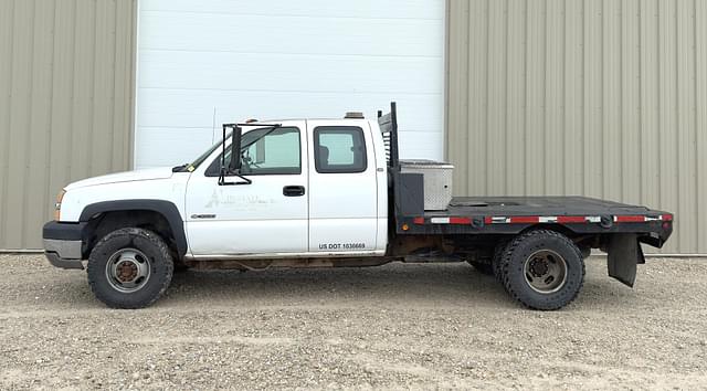 Image of Chevrolet 3500 equipment image 3