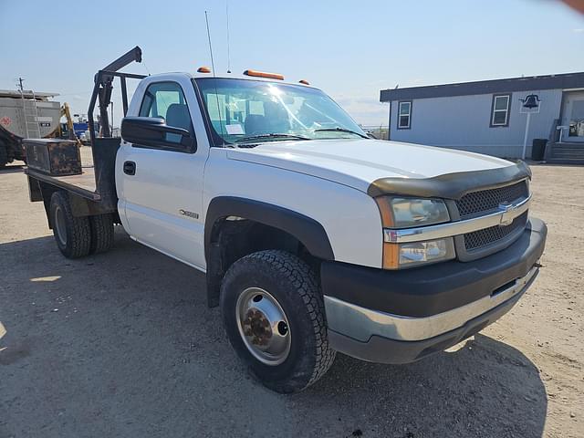 Image of Chevrolet 3500 equipment image 2
