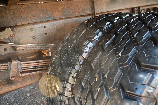Thumbnail image Chevrolet 3500 19