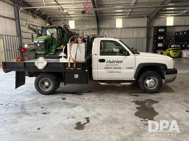 Image of Chevrolet 3500 equipment image 3