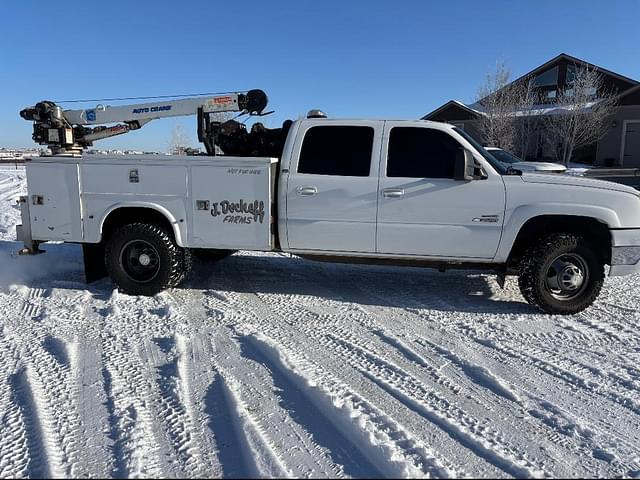 Image of Chevrolet 3500HD equipment image 2