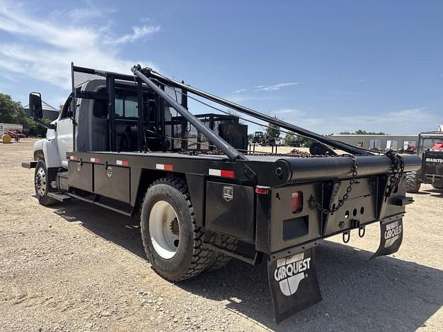 Image of Chevrolet 7500 equipment image 2