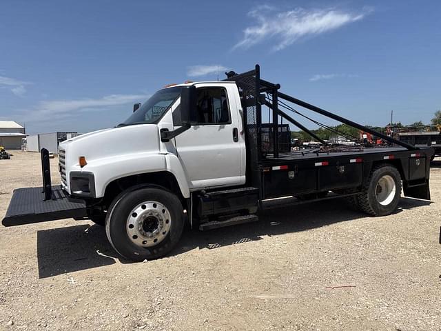 Image of Chevrolet 7500 equipment image 1