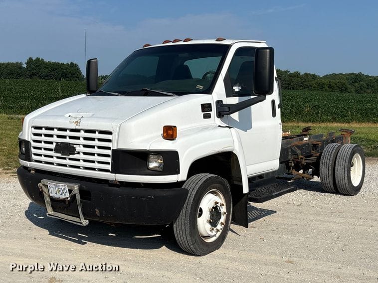 2003 Chevrolet C4500 Equipment Image0