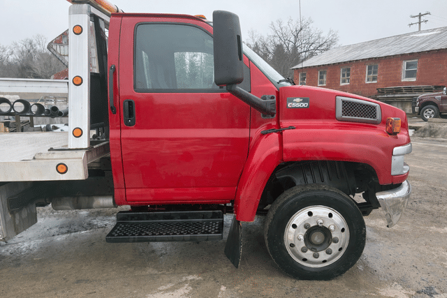 Image of Chevrolet C5500 equipment image 3