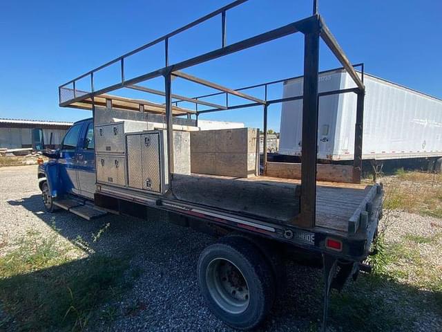 Image of Chevrolet C5500 equipment image 3