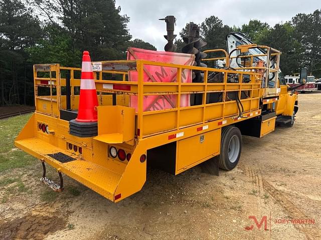 Image of Chevrolet C5500 equipment image 1