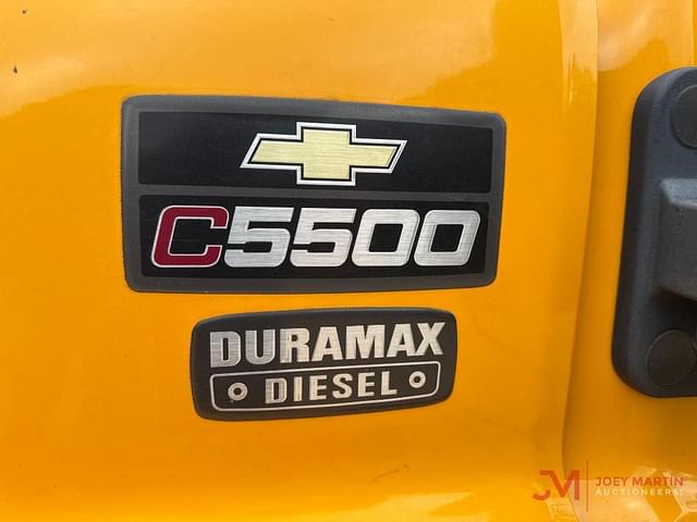 Image of Chevrolet C5500 equipment image 4