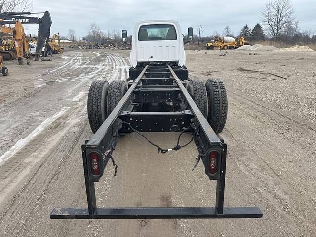 Image of Chevrolet C6500 equipment image 3