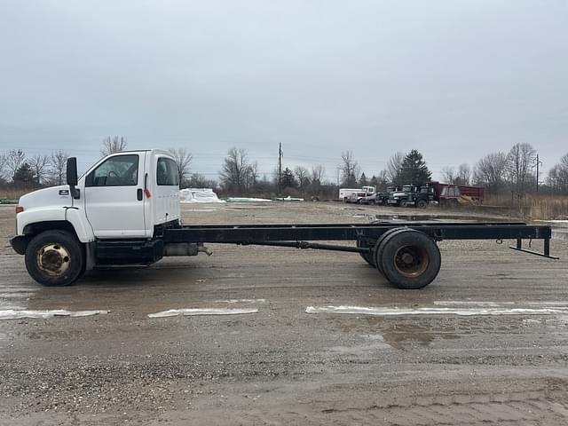 Image of Chevrolet C6500 equipment image 1