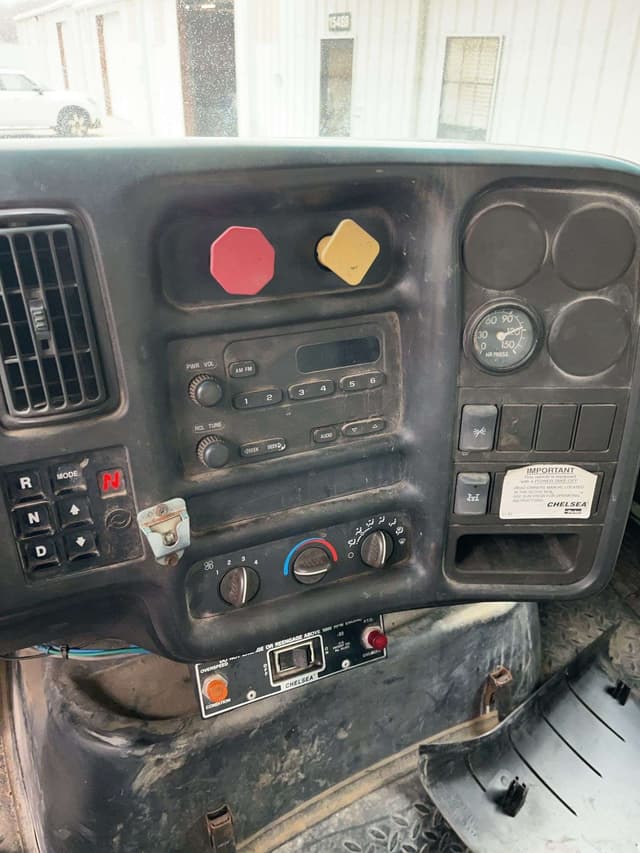 Image of Chevrolet C7500 equipment image 4