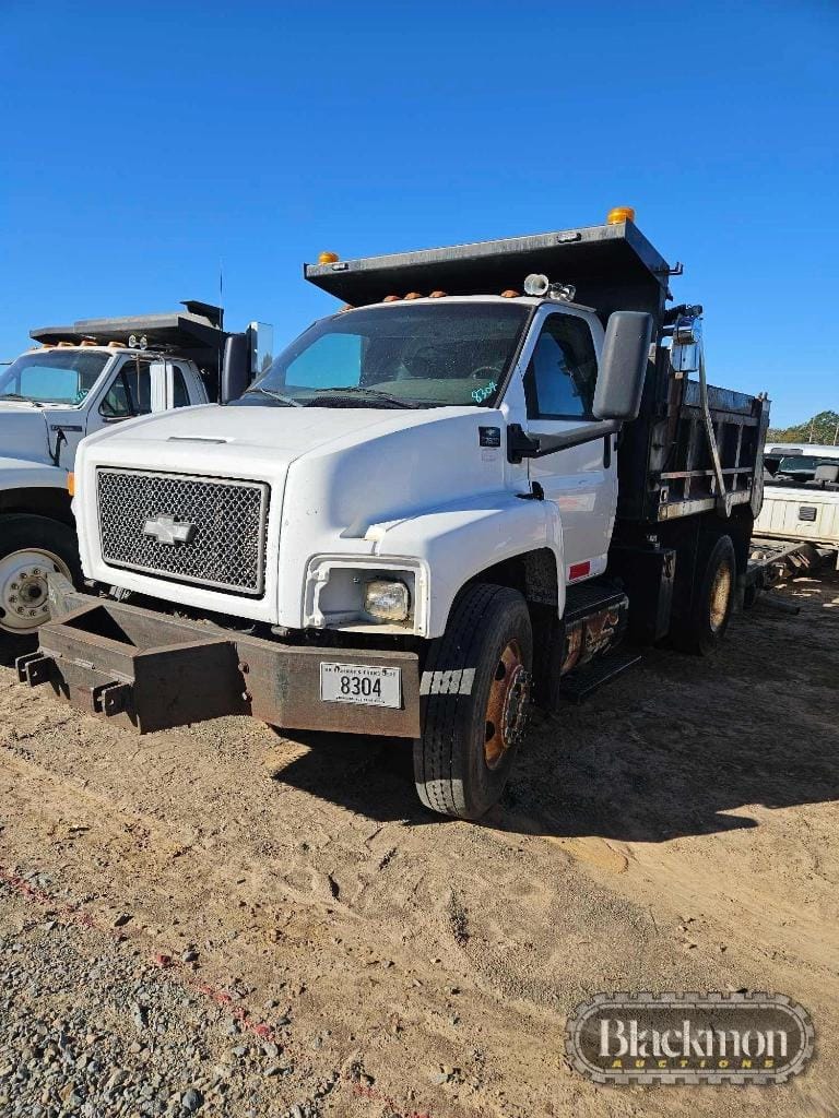 2003 Chevrolet C7500 Equipment Image0