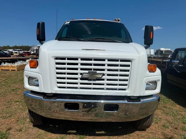 Image of Chevrolet C7500 equipment image 2