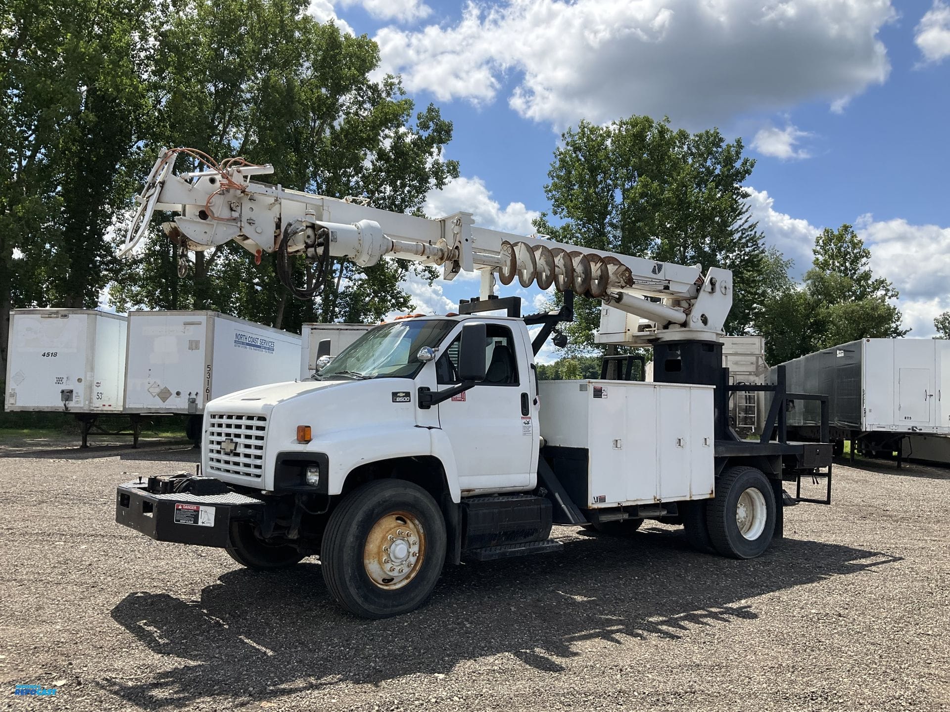 2003 Chevrolet C8500 Equipment Image0