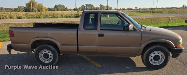 Image of Chevrolet S10 equipment image 3