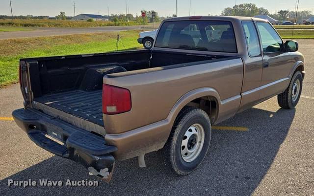 Image of Chevrolet S10 equipment image 4