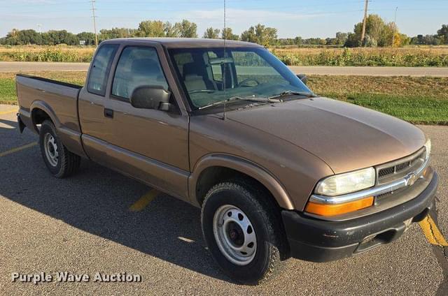 Image of Chevrolet S10 equipment image 2