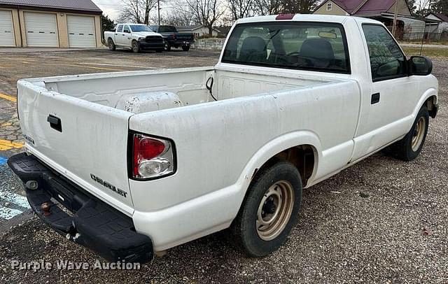 Image of Chevrolet S10 equipment image 4