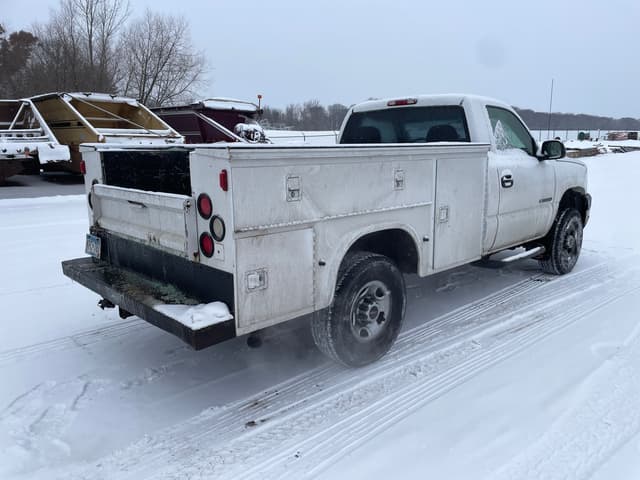 Image of Chevrolet 2500HD equipment image 4