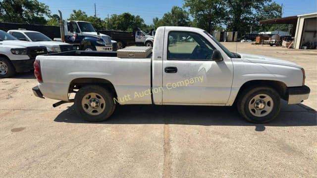 Image of Chevrolet 1500 equipment image 4
