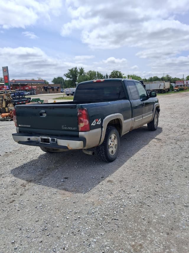 Image of Chevrolet 1500 equipment image 4