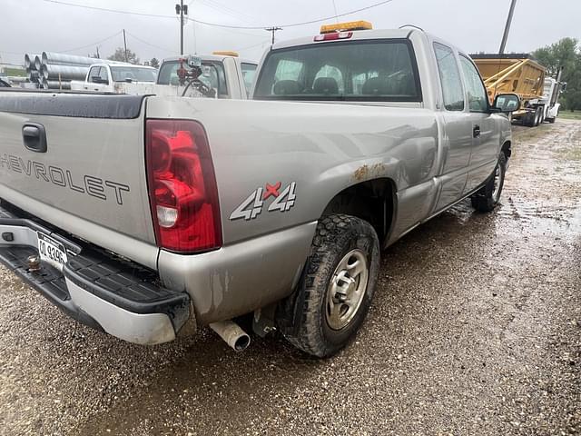 Image of Chevrolet 1500 equipment image 3