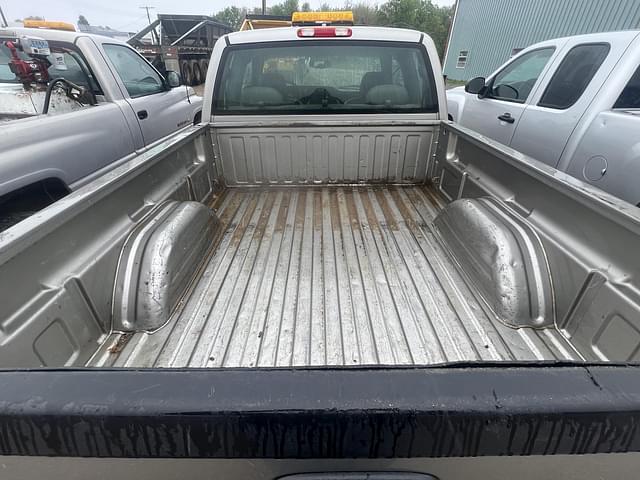 Image of Chevrolet 1500 equipment image 2