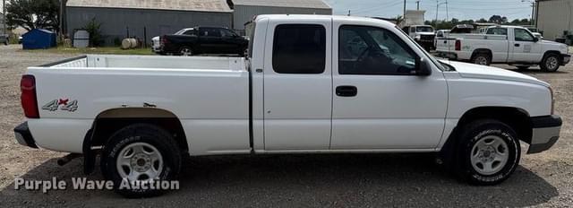 Image of Chevrolet 1500 equipment image 3