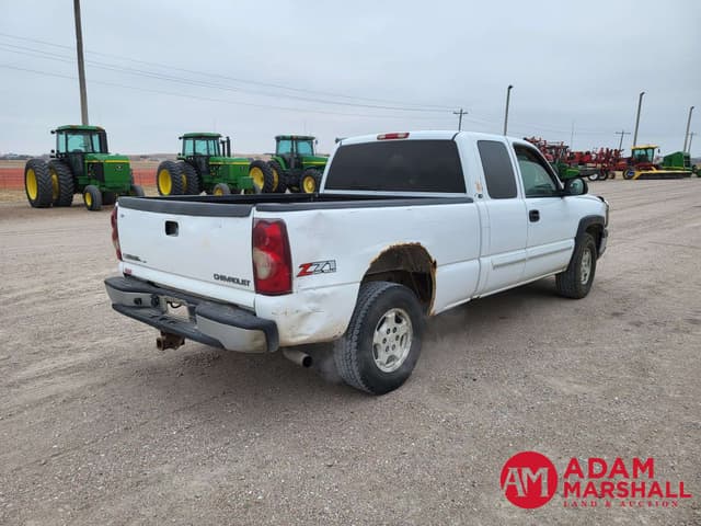 Image of Chevrolet 1500 equipment image 2