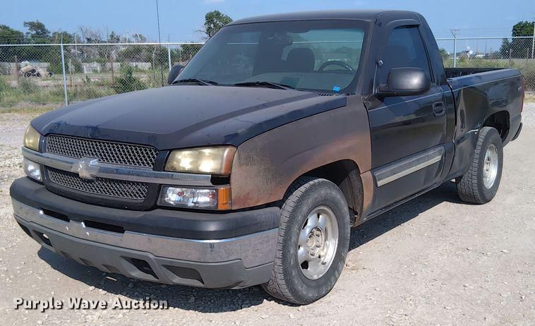 2003 Chevrolet 1500 Equipment Image0