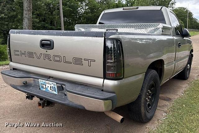 Image of Chevrolet 1500 equipment image 4