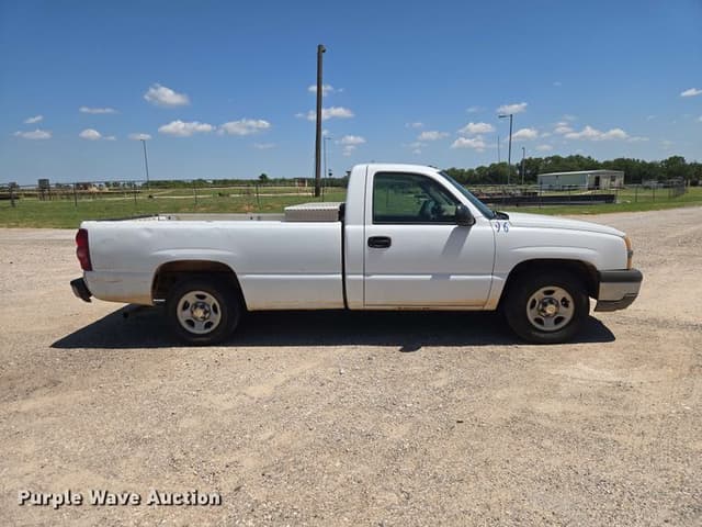 Image of Chevrolet 1500 equipment image 3