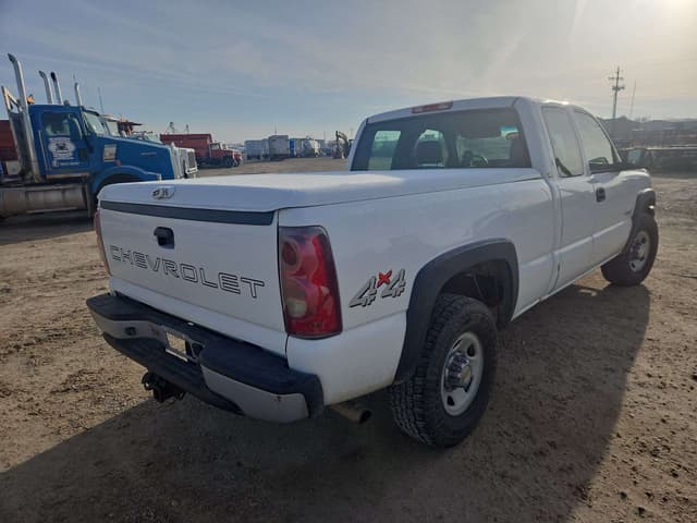 Image of Chevrolet 2500 equipment image 4