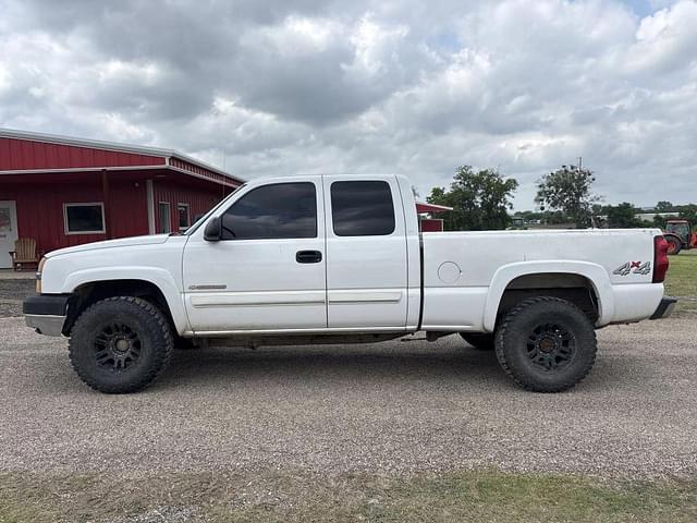 Image of Chevrolet 2500 equipment image 1