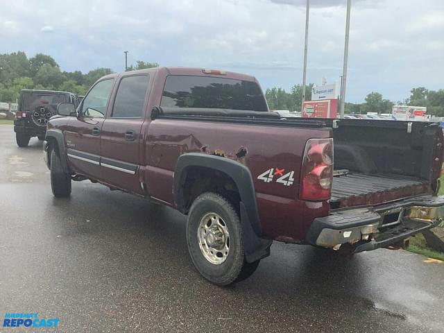 Image of Chevrolet 2500 equipment image 2