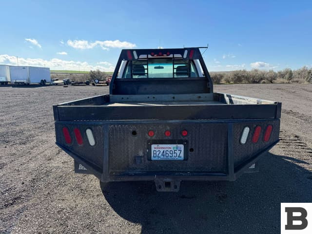 Image of Chevrolet 2500HD equipment image 3