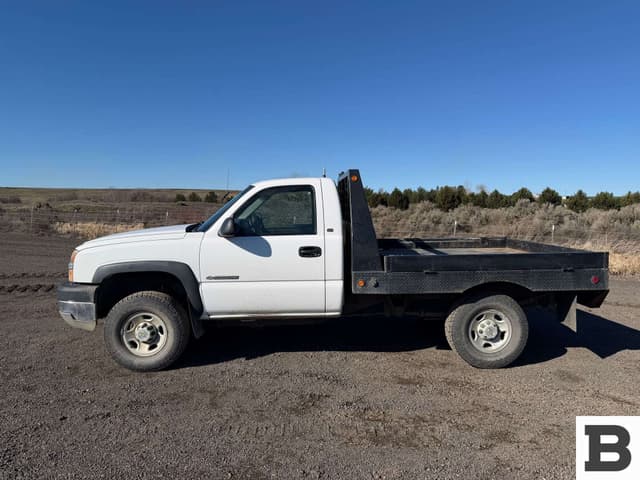 Image of Chevrolet 2500HD equipment image 1
